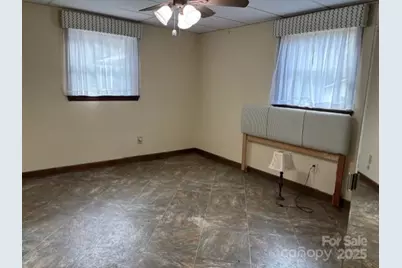 1250 21st Avenue NE, Hickory, NC 28601 - Photo 16