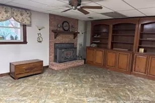 1250 21st Ave NE, Hickory, NC 28601 - Photo 12