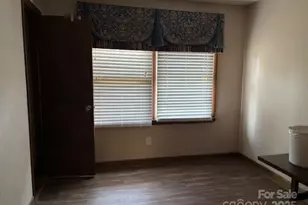 1250 21st Ave NE, Hickory, NC 28601 - Photo 10