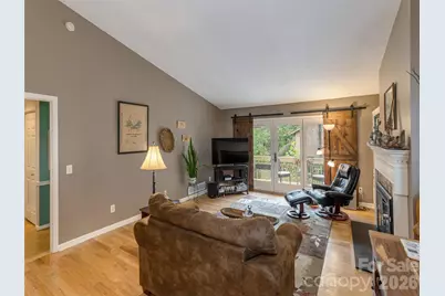 606 Red Oak Drive, Hendersonville, NC 28791 - Photo 6