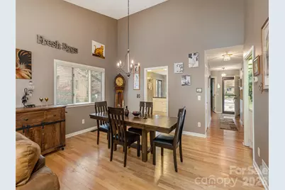 606 Red Oak Drive, Hendersonville, NC 28791 - Photo 10