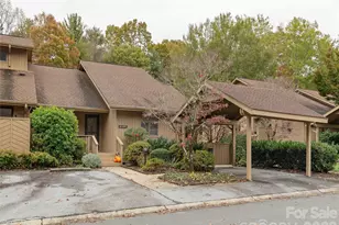 606 Red Oak Dr, Hendersonville, NC 28791 - Photo 1
