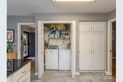 606 Red Oak Drive, Hendersonville, NC 28791 - Photo 18