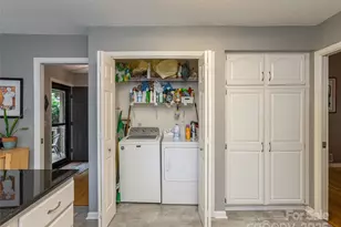 606 Red Oak Dr, Hendersonville, NC 28791 - Photo 18