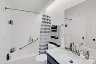 2911 Iron Gate Ln, Charlotte, NC 28212 - Photo 16