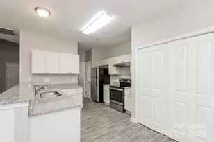 6320 Spanish Moss Ln, Charlotte, NC 28262 - Photo 8