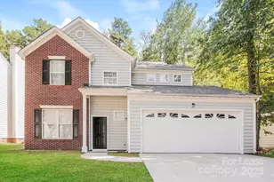 6320 Spanish Moss Ln, Charlotte, NC 28262 - Photo 2
