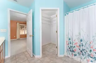 412 Wiltshire Cir, Fletcher, NC 28732 - Photo 16