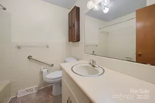 201 Smith St, Wingate, NC 28174 - Photo 12