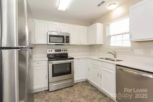 8512 Galena View Dr, Charlotte, NC 28269 - Photo 6