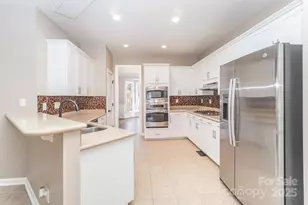 4910 Foxbriar Trail, Charlotte, NC 28269 - Photo 22