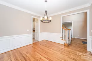 4910 Foxbriar Trail, Charlotte, NC 28269 - Photo 4