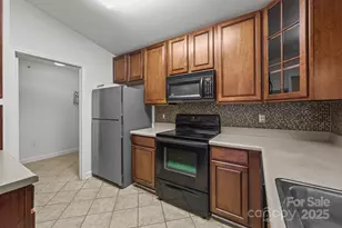 9950 Hyde Glen Ct, Charlotte, NC 28262 - Photo 14