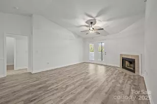 9950 Hyde Glen Ct, Charlotte, NC 28262 - Photo 2