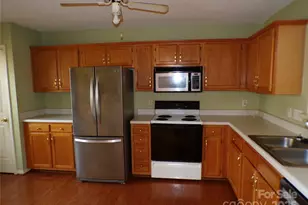 2458 Saguaro Ln, Kannapolis, NC 28083 - Photo 8