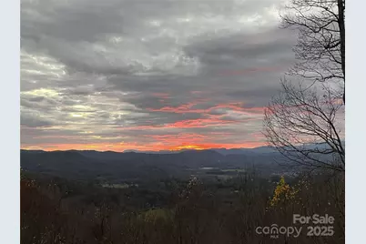 908 Somersby Parkway, Hendersonville, NC 28739 - Photo 2