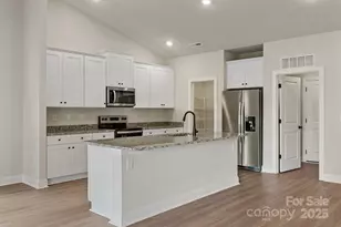 4017 Bolo Dr, Charlotte, NC 28215 - Photo 6