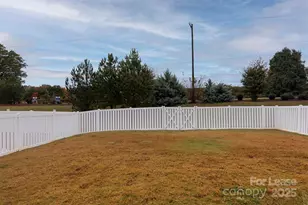 3304 Cheyney Park Dr, Charlotte, NC 28269 - Photo 28