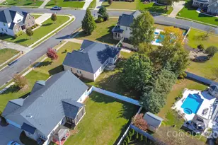 128 Coral Rutledge Dr, Mount Holly, NC 28120 - Photo 2