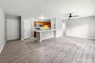 6131 Meadow Rose Ln, Charlotte, NC 28215 - Photo 4