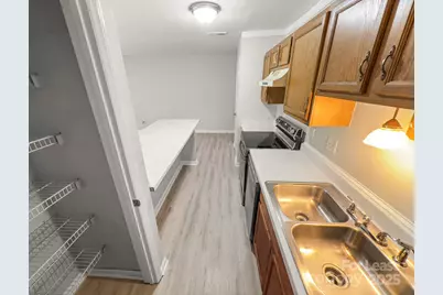 6131 Meadow Rose Lane, Charlotte, NC 28215 - Photo 6