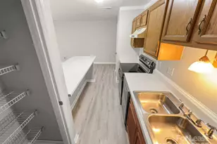 6131 Meadow Rose Ln, Charlotte, NC 28215 - Photo 6