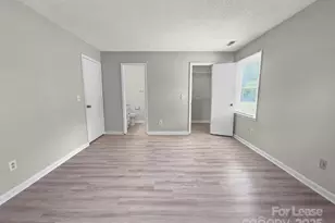 6131 Meadow Rose Ln, Charlotte, NC 28215 - Photo 16