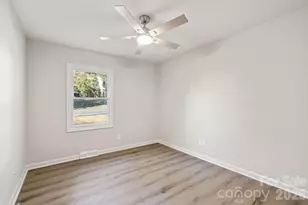 6134 Mayridge Dr, Charlotte, NC 28215 - Photo 16