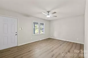 6134 Mayridge Dr, Charlotte, NC 28215 - Photo 4