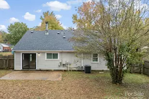 6915 Duncroft Ln, Charlotte, NC 28215 - Photo 22