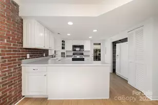 606 N Graham St, Charlotte, NC 28202 - Photo 10