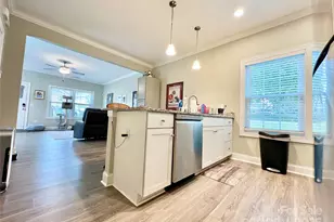 1781 17th Ave NE, Hickory, NC 28601 - Photo 6