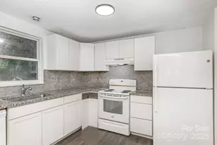 8435 Othello Pl, Charlotte, NC 28227 - Photo 12