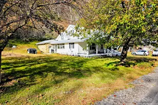 2812 Bald Mountain Rd, Burnsville, NC 28714 - Photo 6