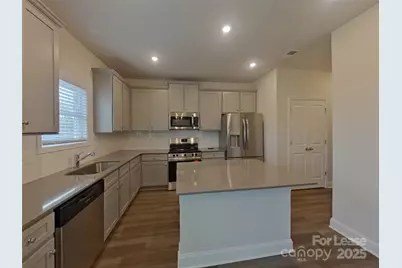 176 Queenshall Road, Mooresville, NC 28117 - Photo 2