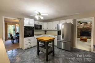 102 Arbor Ln, Hendersonville, NC 28791 - Photo 6