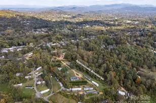 17 Hat Crk Dr, Asheville, NC 28806 - Photo 4