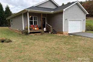 10 Scarlett Ridge Dr, Marshall, NC 28753 - Photo 2