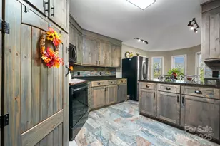 4441 Snyder's Way, Lenoir, NC 28645 - Photo 6