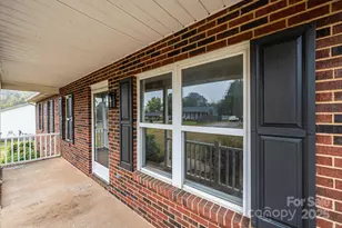 403 Forest Dr, Maiden, NC 28650 - Photo 2