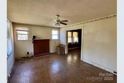 1116 W Davidson Avenue, Gastonia, NC 28052 - Photo 14