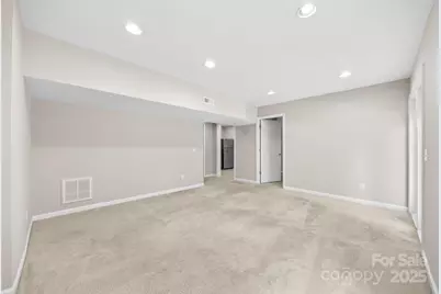 6631 Harburn Forest Drive, Charlotte, NC 28269 - Photo 36