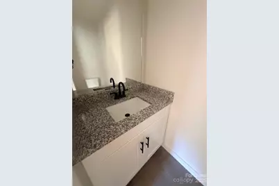 407 15th Avenue SW, Hickory, NC 28602 - Photo 6