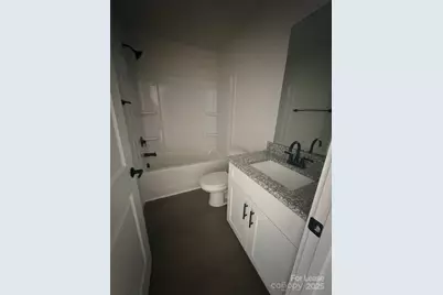 407 15th Avenue SW, Hickory, NC 28602 - Photo 8