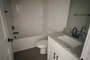 407 15th Ave SW, Hickory, NC 28602 - Photo 8