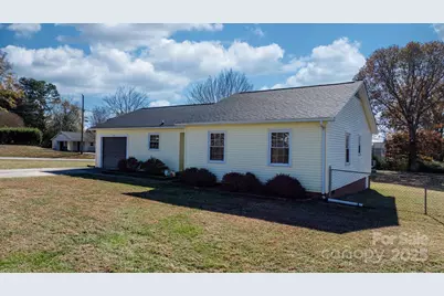 3520 20th Avenue NE, Hickory, NC 28601 - Photo 4