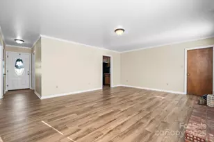 3520 20th Ave NE, Hickory, NC 28601 - Photo 8