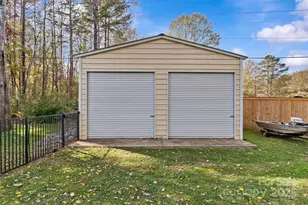 1949 Candlewick Dr, Fort Mill, SC 29715 - Photo 38