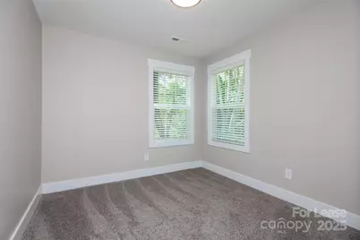 607 N Scruggs Street, Gastonia, NC 28052 - Photo 8