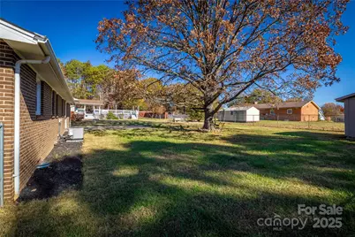 1046 22nd Street NE, Hickory, NC 28601 - Photo 4